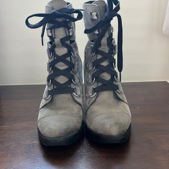 Sorel After Hours Lace Up Gray Leather Boots US 5.5 ($247) - Picture 2 of 6